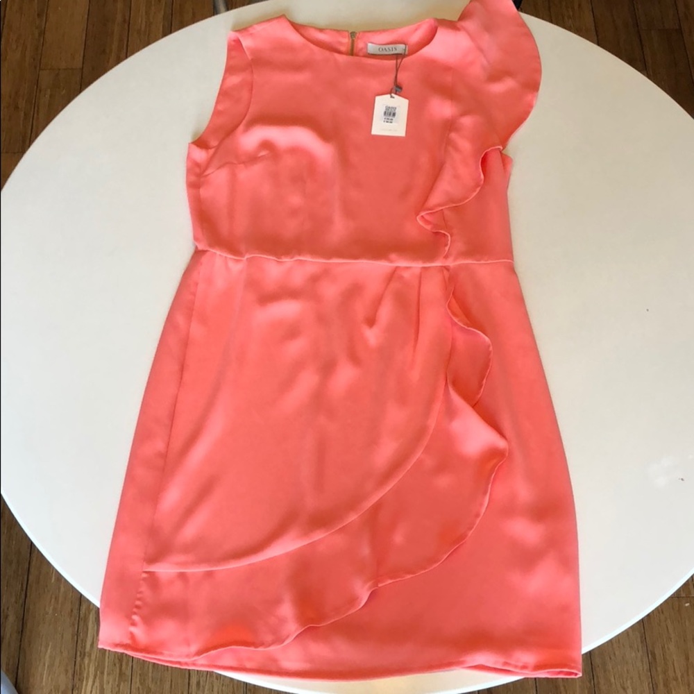 Never worn Oasis Ruffle Accent Dress!